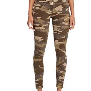 Camouflage Skinny Pants